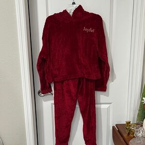 Joyspun Joyful Women's Plush Cableknit Burgundy Hooded Pajama /Lounging Set Sz M